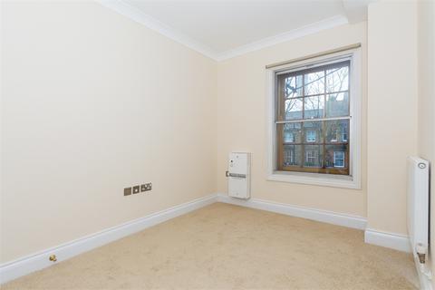 2 bedroom apartment to rent, Park Street, Colnbrook SL3