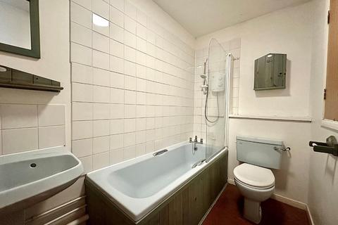 9 Claregate, Northampton, NN4 0QZ