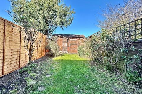 9 Claregate, Northampton, NN4 0QZ