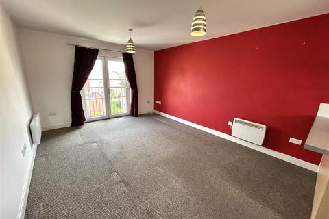 2 bedroom flat for sale, Barley Leaze, Chippenham