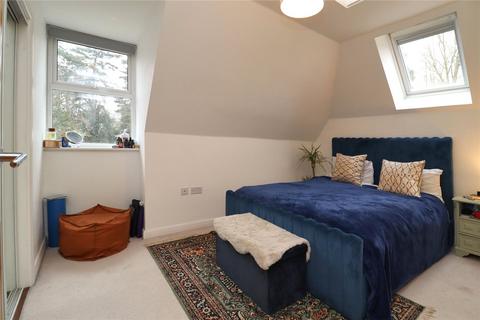 2 bedroom flat for sale, Constitution Hill, Surrey GU22