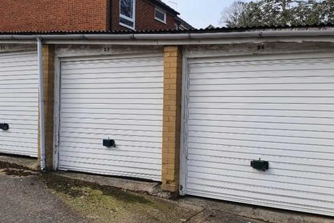 Garage to rent - Alexandra Road, Reading RG1