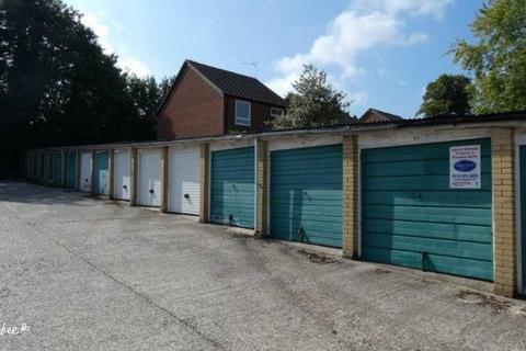 Garage to rent, Alexandra Road, Reading RG1