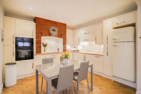 35 Ashbury Drive, Sheffield, S8 8LE