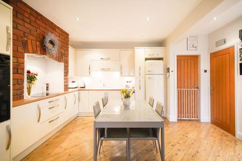 35 Ashbury Drive, Sheffield, S8 8LE