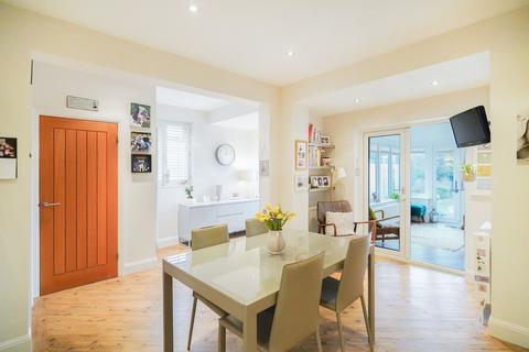 35 Ashbury Drive, Sheffield, S8 8LE