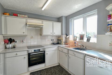 38 Cavalier Close, Norwich, NR7 0TE