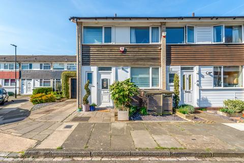 19 Woodmere, London, SE9 5NT