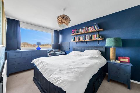 19 Woodmere, London, SE9 5NT