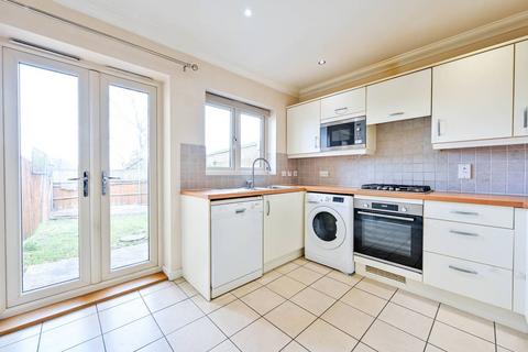 2 bedroom maisonette to rent, Pearing Close, Worcester Park, KT4