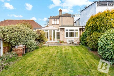 3 bedroom detached house for sale, Westland Avenue, Hornchurch, RM11