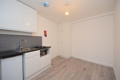 1 bedroom property to rent, 110a Victoria Road, Ruislip HA4