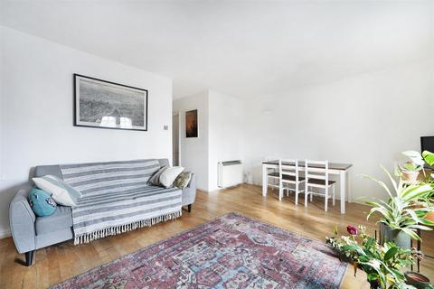 1 bedroom flat for sale, St James Court, Bethnal Green Road, London