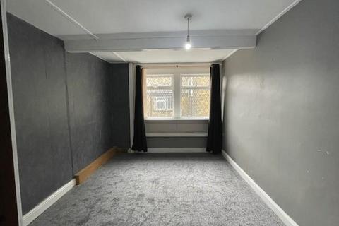 Apartment to rent, High Street Place, Queensbury BD13