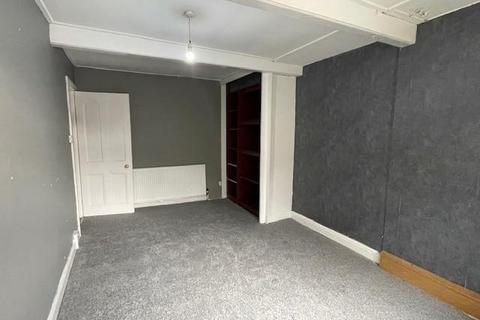 Apartment to rent, High Street Place, Queensbury BD13