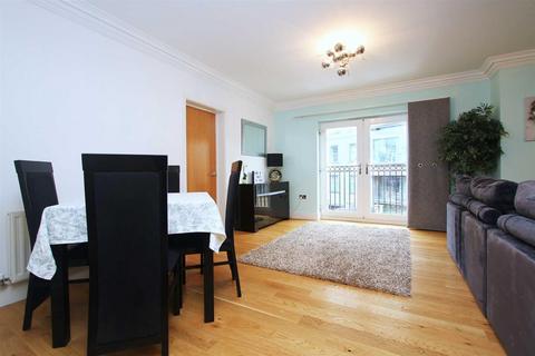 2 bedroom flat to rent, Grove Park Crescent, Gosforth