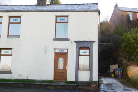 2 bedroom semi-detached house to rent, Ripponden Road, Moorside, Oldham