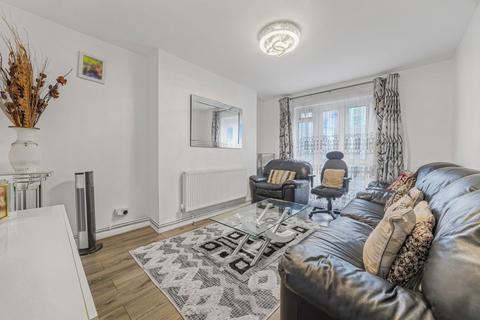 2 bedroom flat for sale, Avebury Court, Colville Estate, London