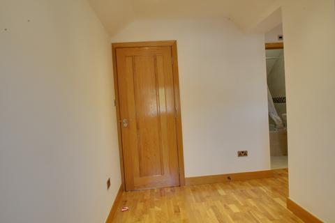 1 bedroom apartment to rent, East Road, Feltham TW14