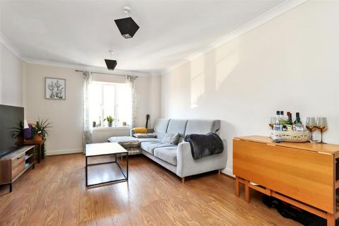 2 bedroom maisonette for sale, Modern apartment in central Clevedon