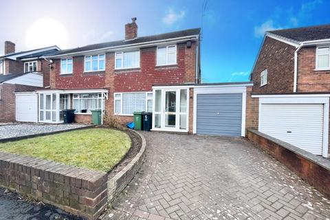 3 bedroom semi-detached house for sale, Broadlands Drive, Brierley Hill DY5