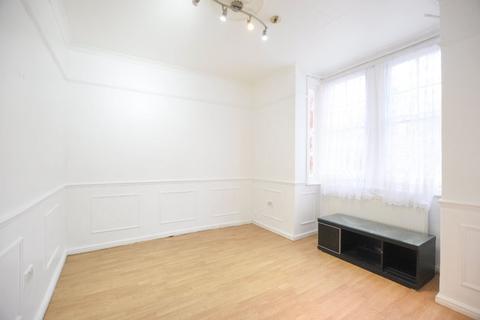 4 bedroom terraced house to rent, Janson Road, Stratford, E15