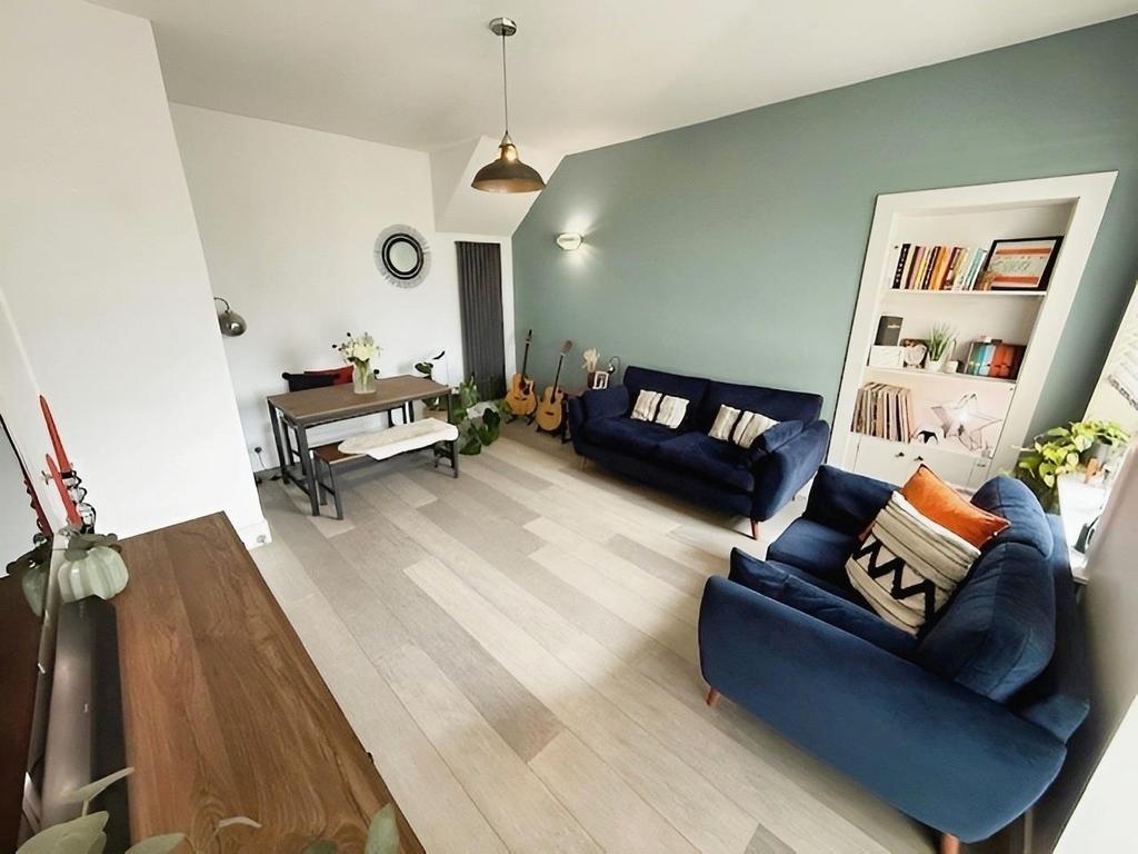 19 V6.jpg