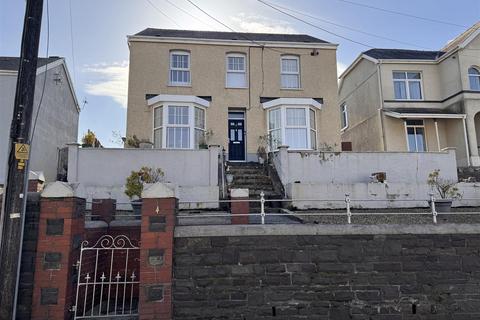 4 bedroom detached house for sale, Penybanc Road, Ammanford