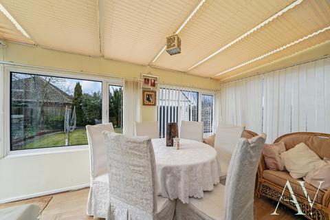 2 bedroom detached bungalow for sale, Mountview Road, Clacton-On-Sea, Essex, CO15 6LW