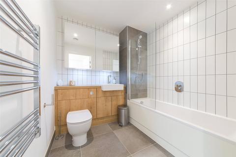 1 bedroom apartment to rent, Kingwood Apartments, London SE8