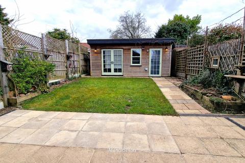 2 bedroom semi-detached bungalow for sale, Derwent Avenue, East Barnet EN4