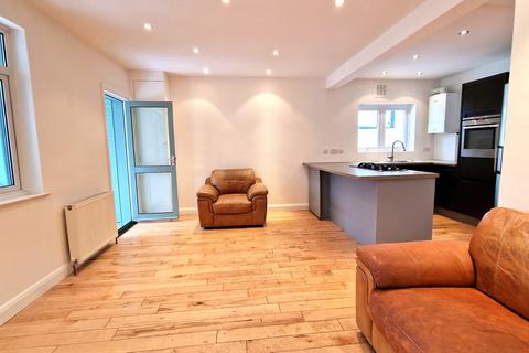 undefined, Derwent Avenue, East Barnet EN4