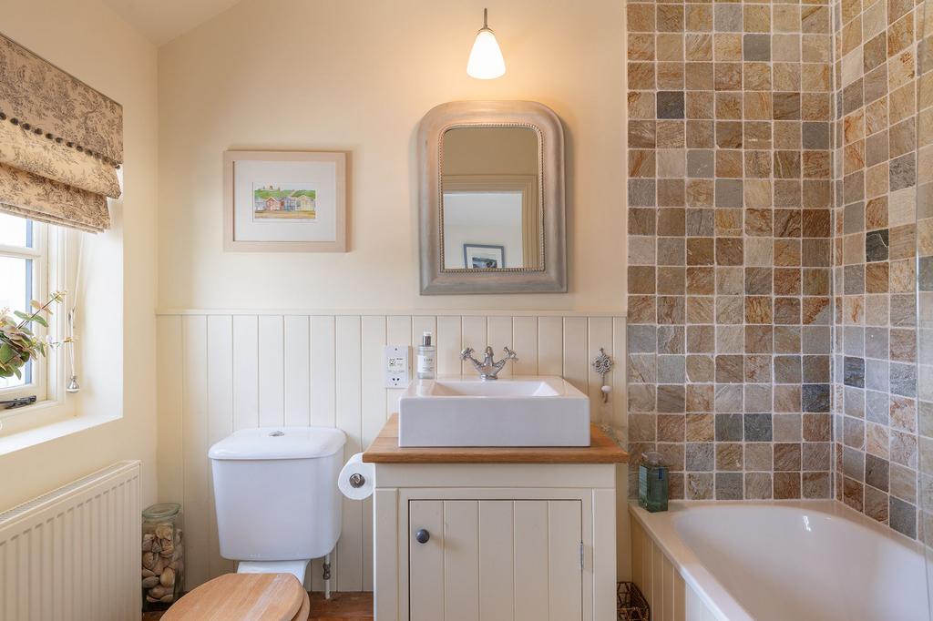 Bathroom Dart View Cottage Dittisham