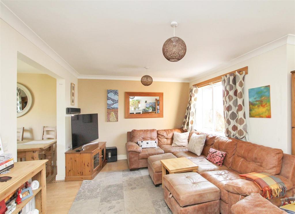 Living Area - b.JPG