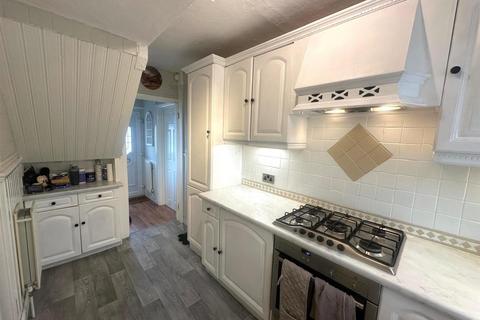 3 bedroom semi-detached house to rent, Whitethorn Road, Stourbridge
