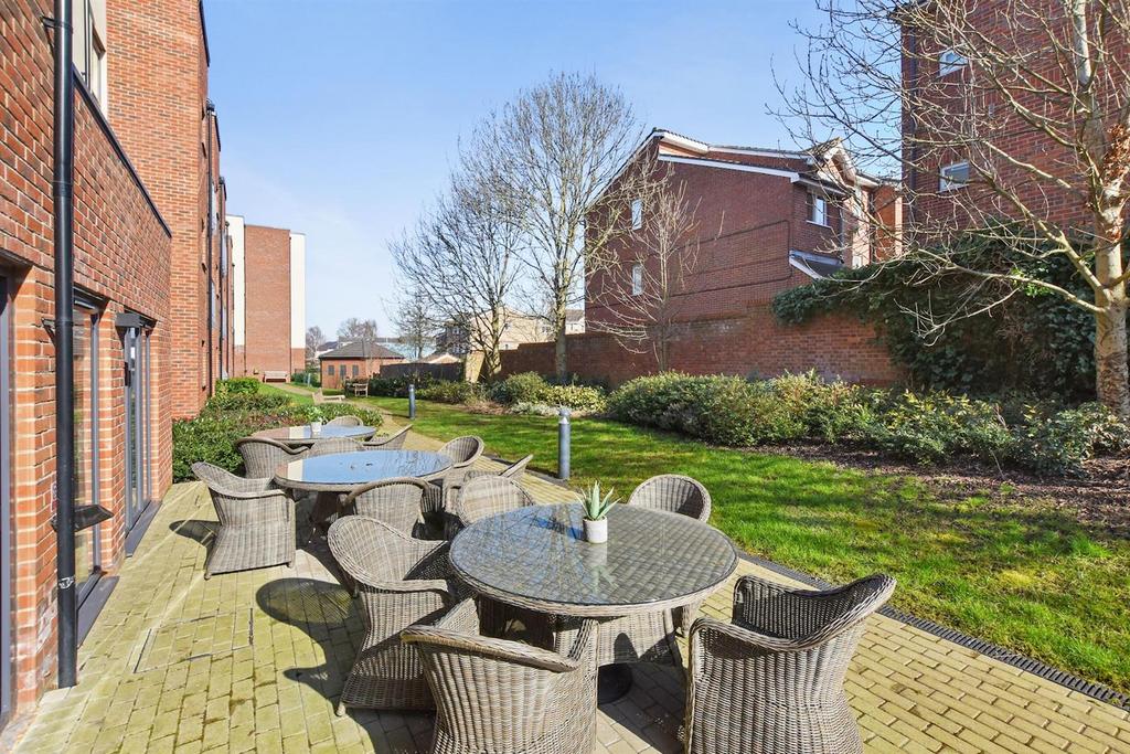 06-8a3f GCMCS - 42 Lionheart Court - Garden 2 -Orig