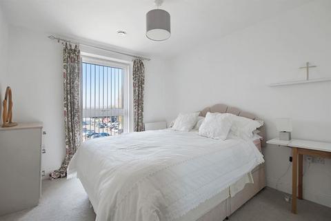 1 bedroom apartment for sale, Sewardstone Road, Waltham Abbey