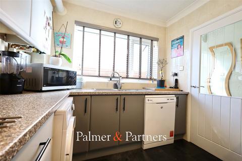 2 bedroom apartment for sale, Victoria Road, Clacton-on-Sea, Essex, CO15