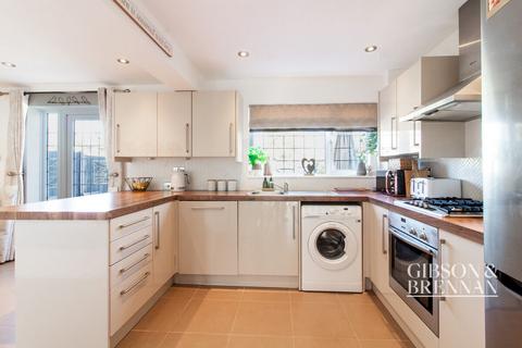 152 Ardleigh, Basildon, SS16 5RF