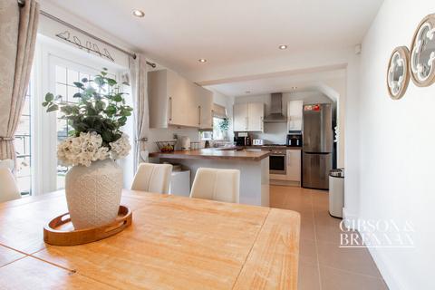 152 Ardleigh, Basildon, SS16 5RF