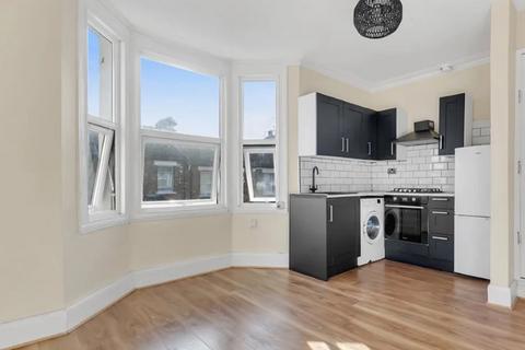 2 bedroom flat for sale, Cobbold Road, Willesden NW10