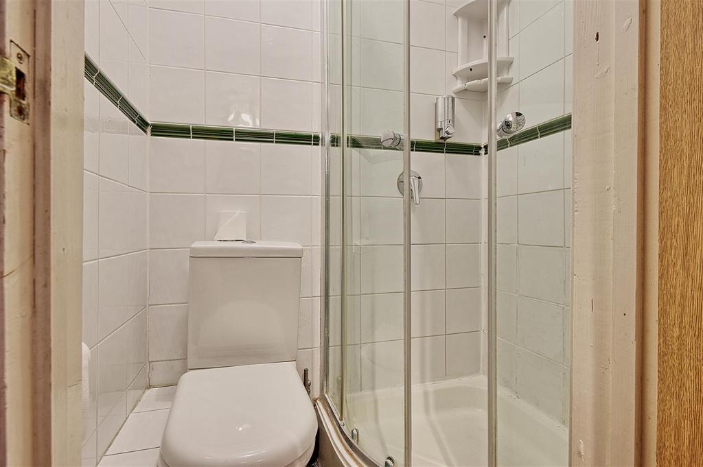 En-suite 3.jpg