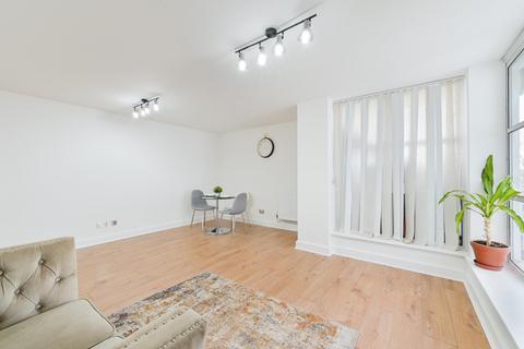 2 bedroom apartment for sale, Barrier Point Road, London, E16