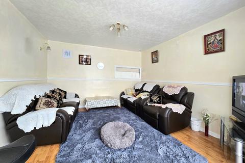 4 bedroom terraced house for sale, North Hyde Lane,  Southall, UB2