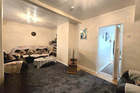 4 bedroom terraced house for sale, North Hyde Lane,  Southall, UB2