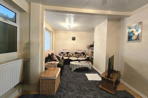 4 bedroom terraced house for sale, North Hyde Lane,  Southall, UB2