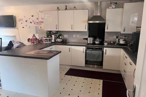 3 bedroom townhouse to rent, Putnam Street,  Aylesbury,  HP19