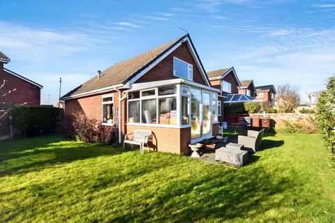 3 bedroom bungalow for sale, Dean Close, Wrenthorpe, Wakefield, West Yorkshire