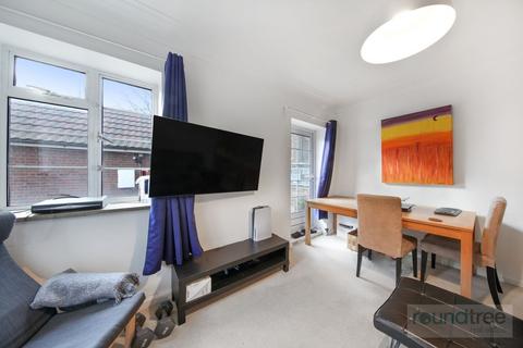 1 bedroom flat for sale, Courtney House, Mulberry Close, Hendon NW4