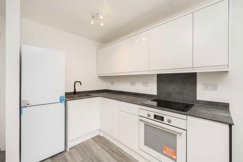 1 bedroom flat for sale, Benwell Court, Sunbury-On-Thames TW16